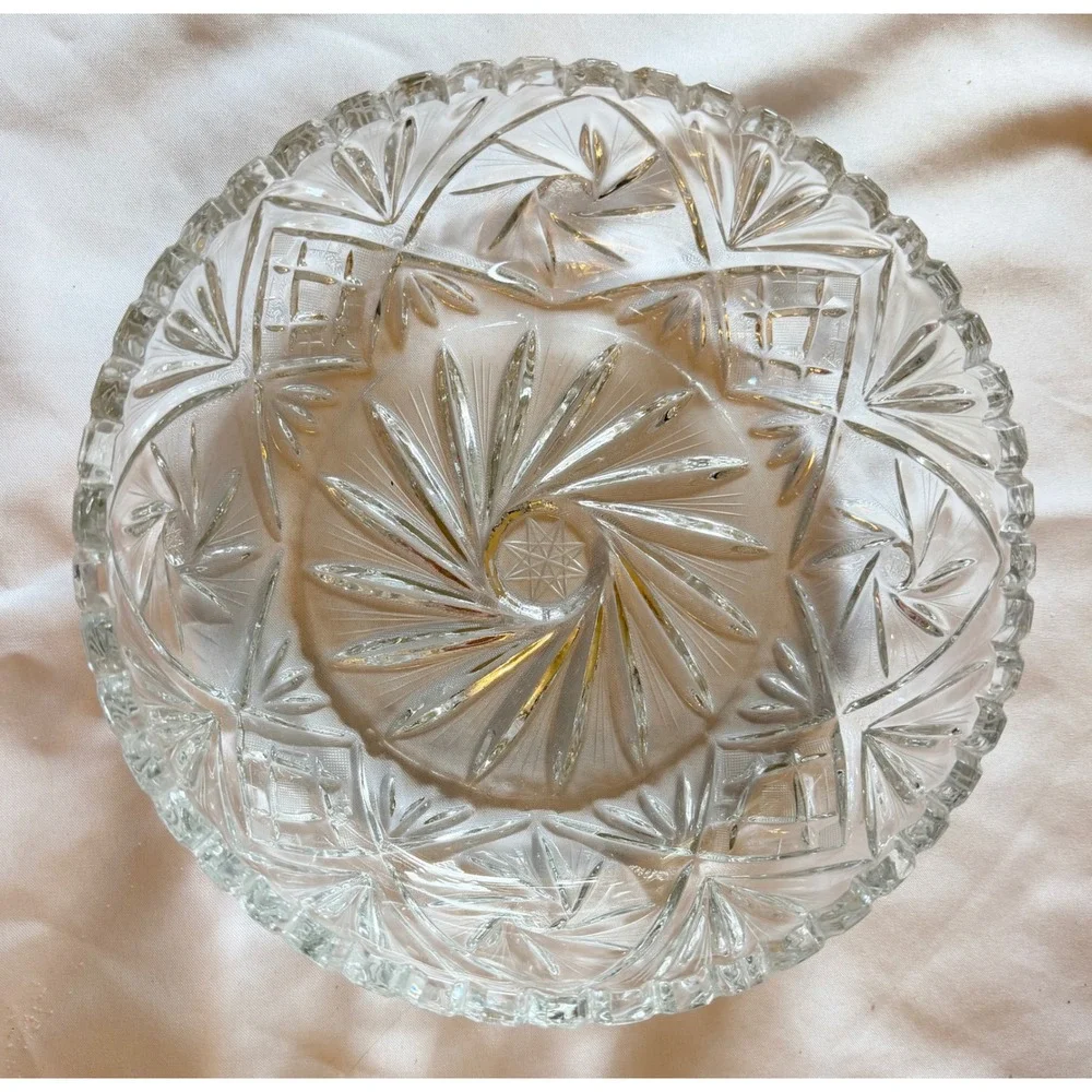 The Irena Collection 10 Inch Lead Crystal Bowl‎ Hand Cut Poland Pinwheel 8914